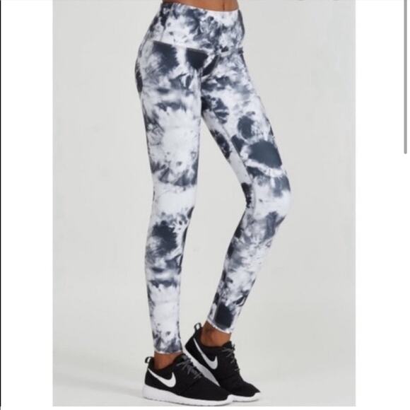 Like New Noli Tie Dye Leggings - Picture 2 of 8